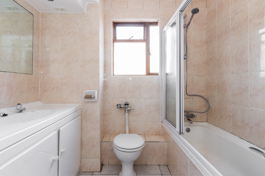 To Let 3 Bedroom Property for Rent in Three Anchor Bay Western Cape